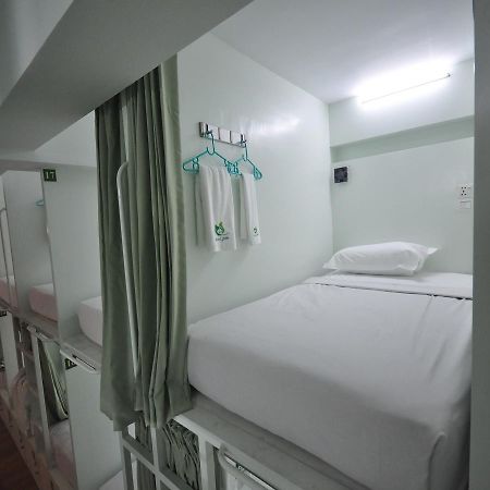Hostel Latha Янгон Екстер'єр фото