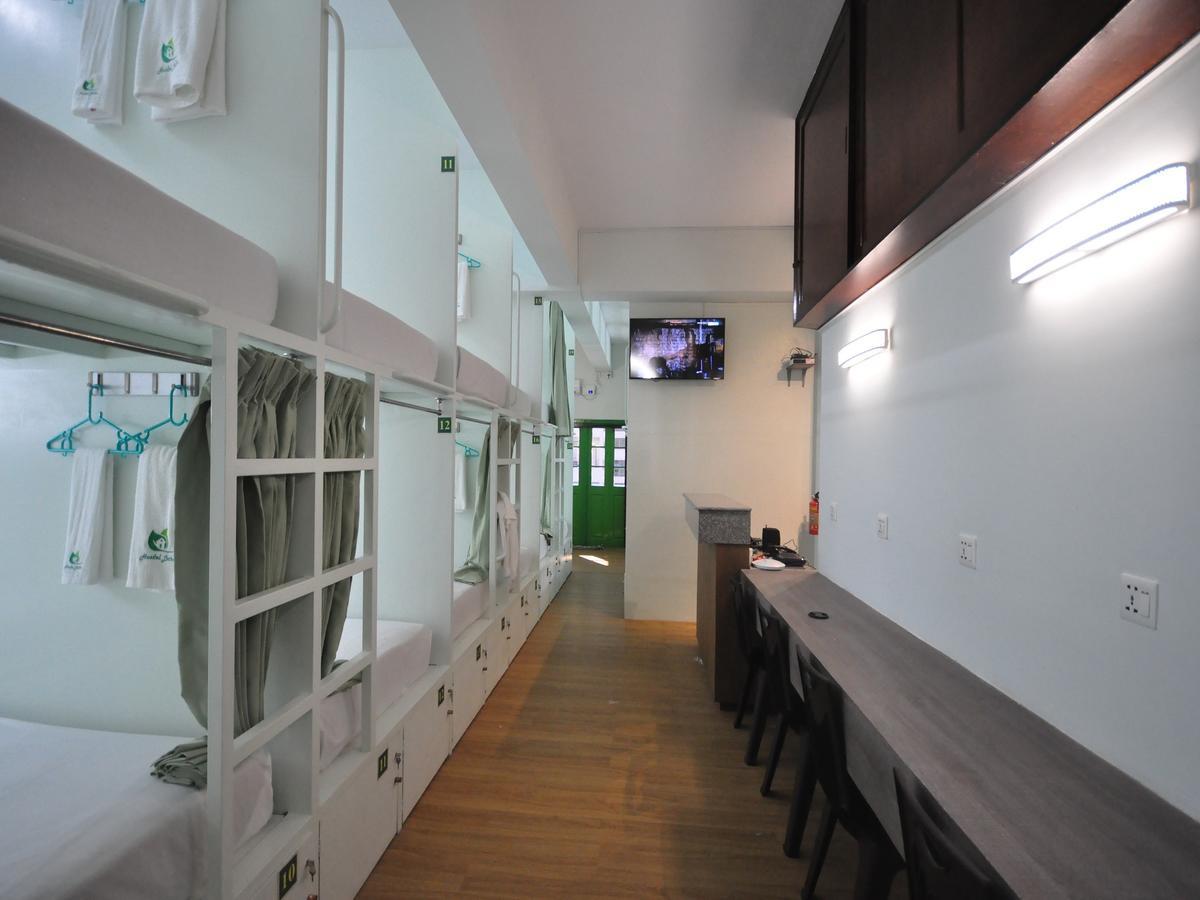 Hostel Latha Янгон Екстер'єр фото