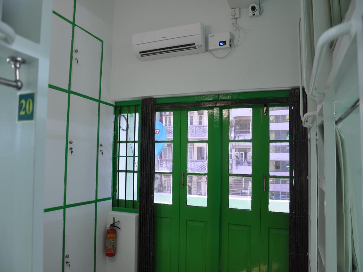 Hostel Latha Янгон Екстер'єр фото