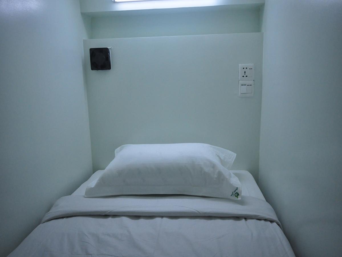 Hostel Latha Янгон Екстер'єр фото