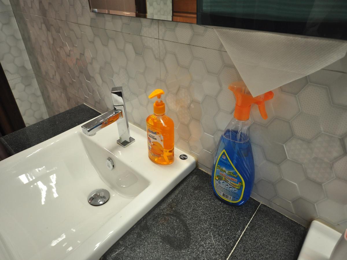 Hostel Latha Янгон Екстер'єр фото