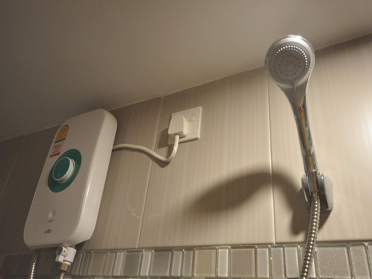 Hostel Latha Янгон Екстер'єр фото